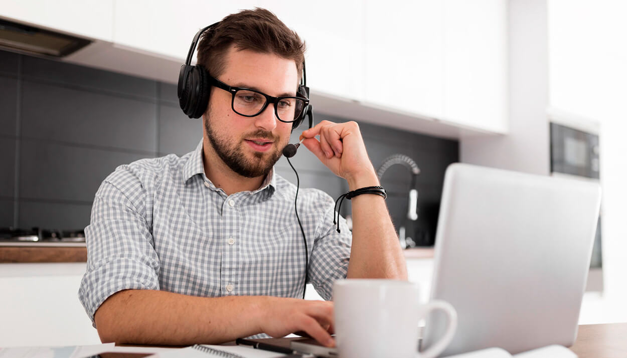 Continúa con éxito el trabajo a distancia / híbrido en el centro de contacto