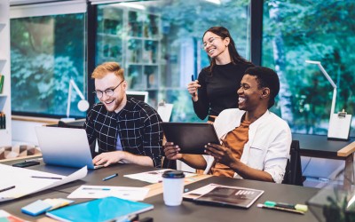 Cómo mejorar la CX combinando estrategias online y offline | Tendencias